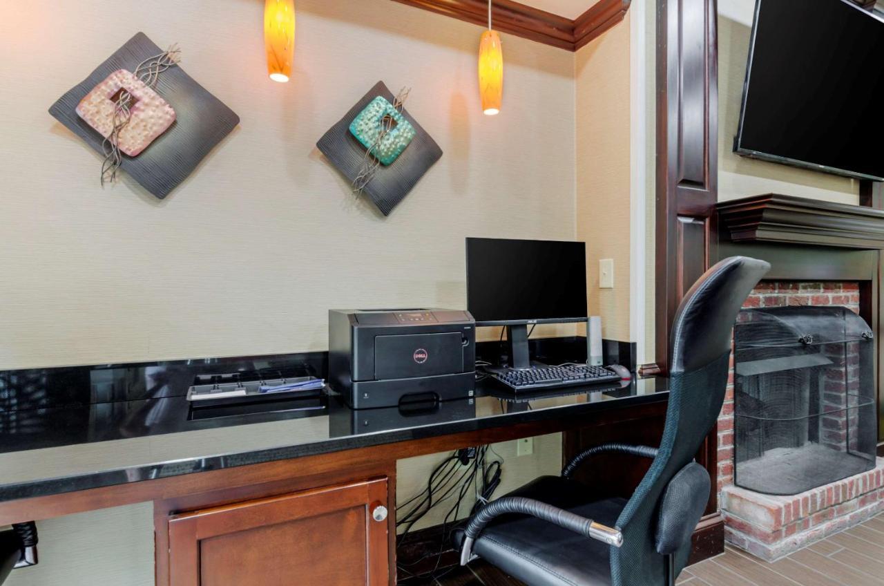 Comfort Inn & Suites Hillsville I-77 Bagian luar foto