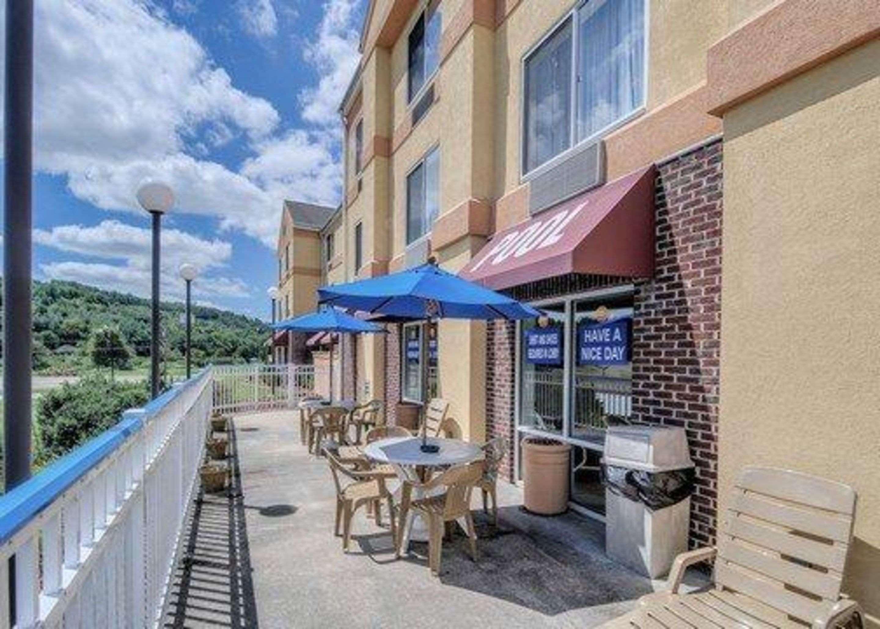 Comfort Inn & Suites Hillsville I-77 Bagian luar foto