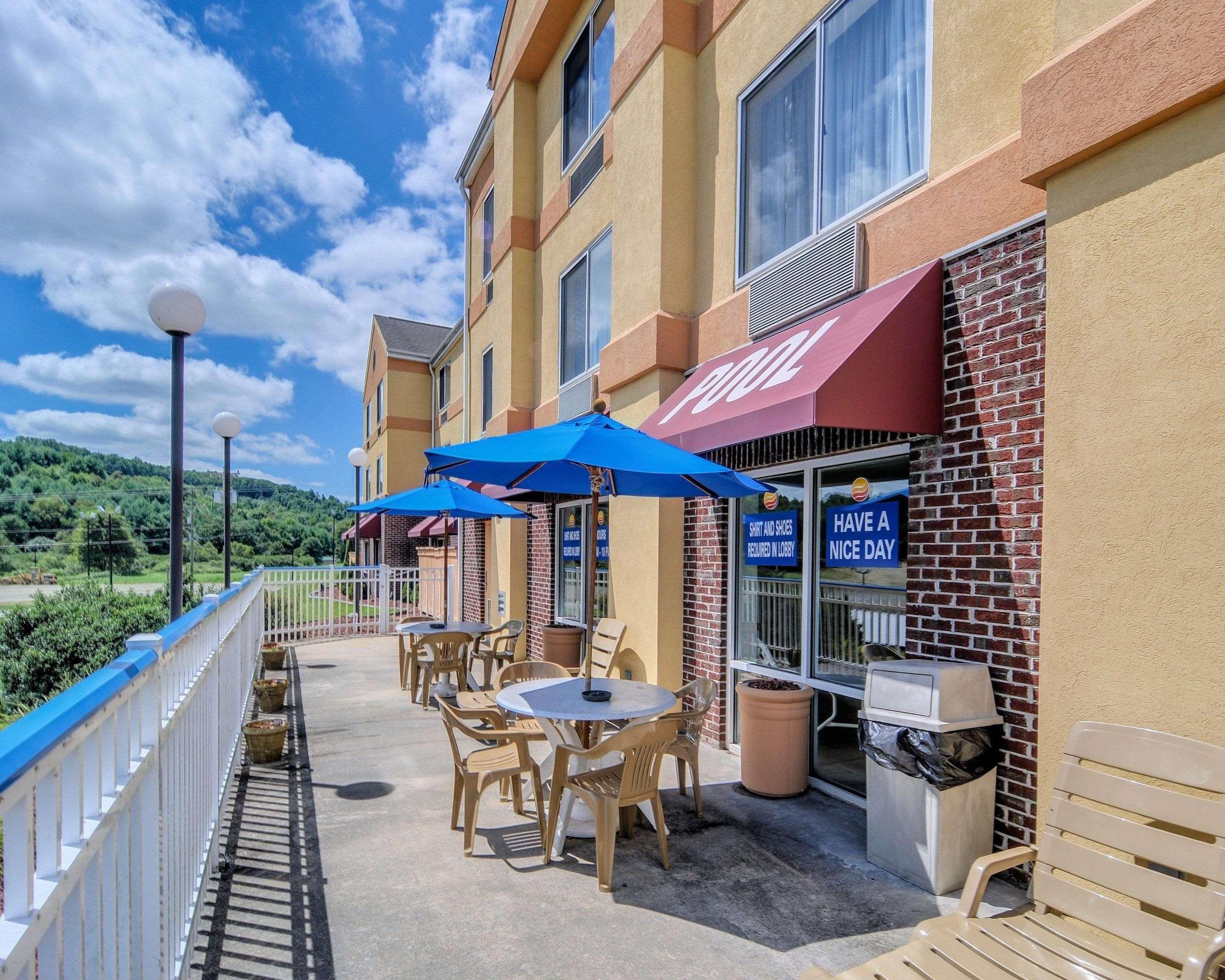 Comfort Inn & Suites Hillsville I-77 Bagian luar foto