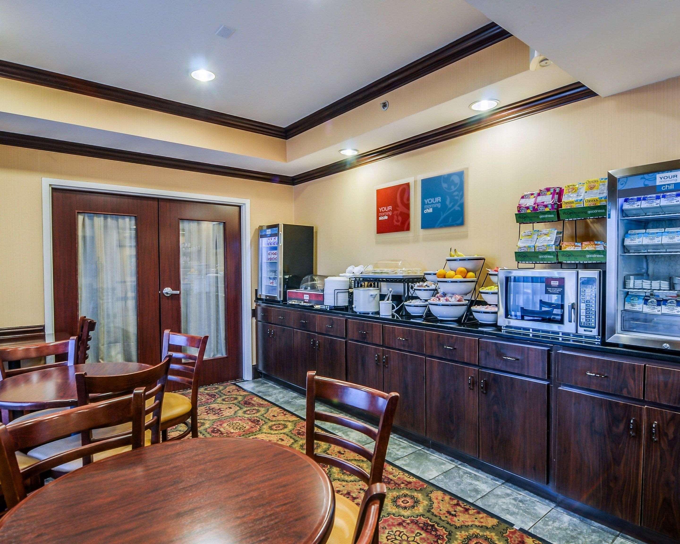Comfort Inn & Suites Hillsville I-77 Bagian luar foto