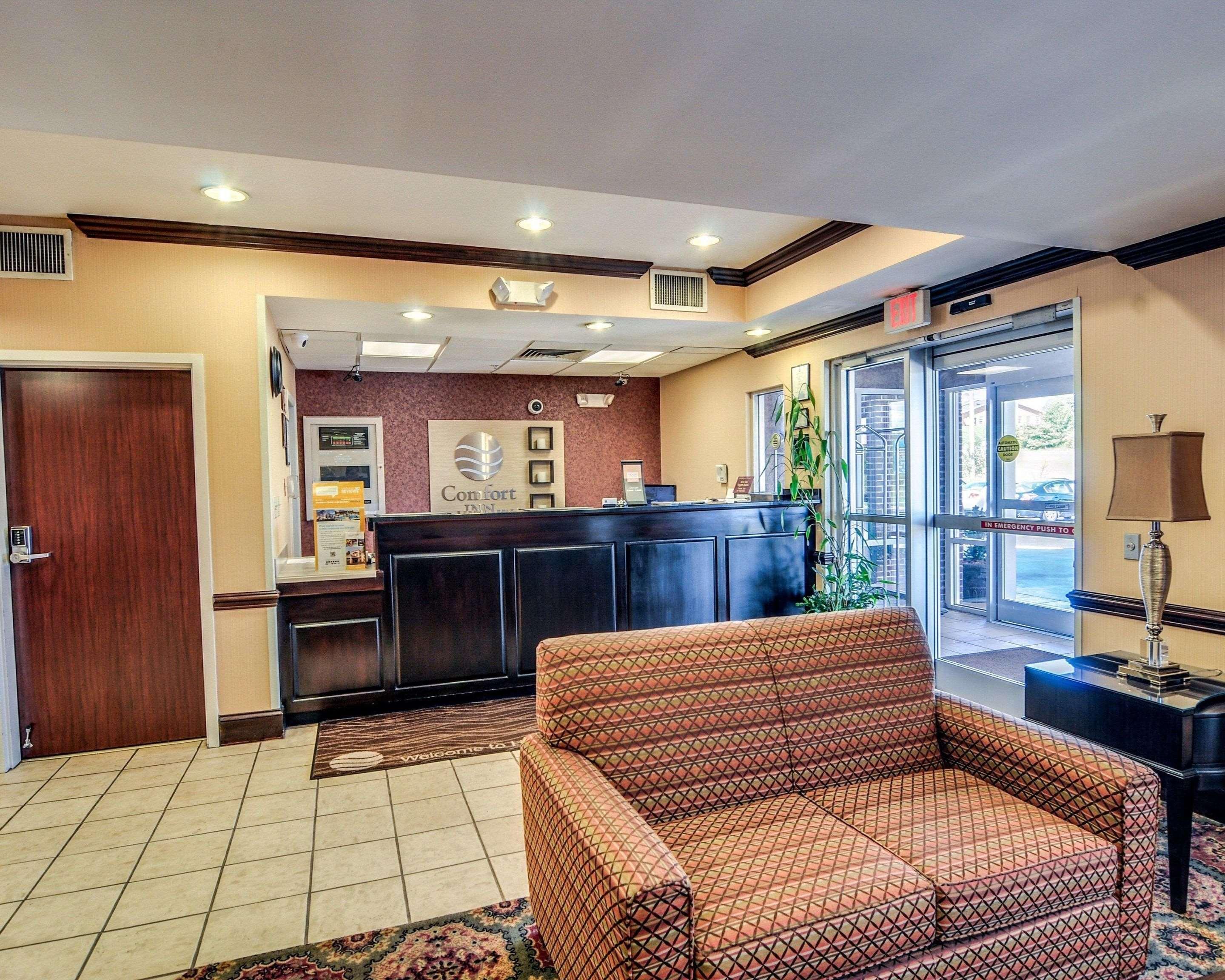 Comfort Inn & Suites Hillsville I-77 Bagian luar foto